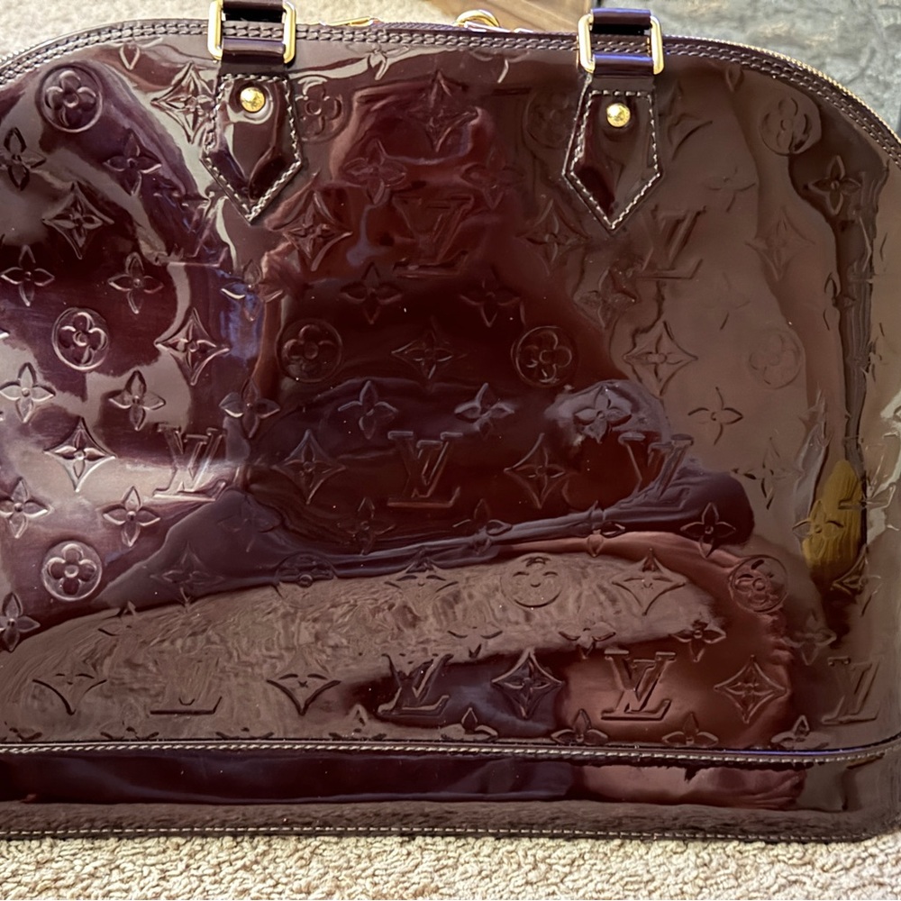 Authentic Louis Vuitton amarante vernis Alma GM - Picture 2 of 12